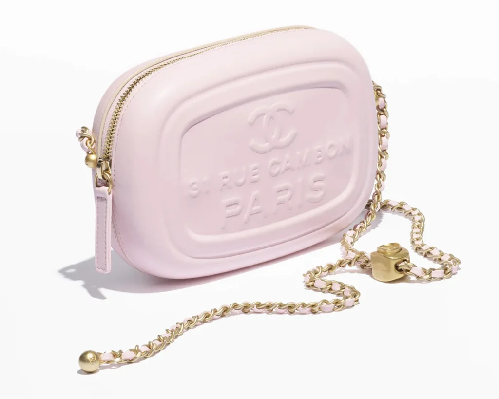 Key Features of the Chanel Mini Camera Case 1112 25C: